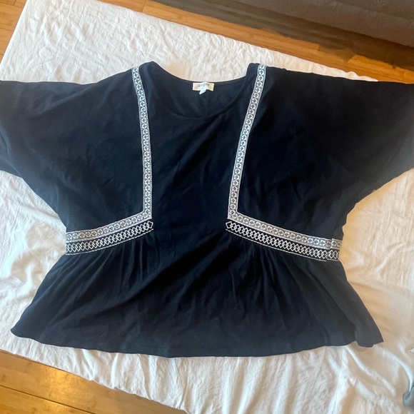 Like new condition Umgee boho tunic style top - Picture 5 of 7